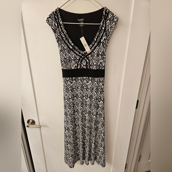 NWT - Glamour Black and White Stretch Midi Dress - Size 16 - Picture 1 of 12